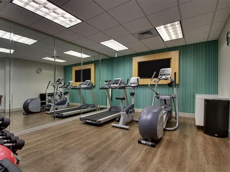 Holiday Inn Express & Suites Jacksonville North-Fernandina Amenities ...