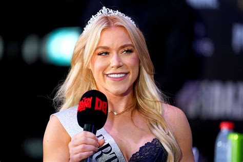 Andrea-Jane Bunker vs Elle Brooke: Who Are They, Why Are They Fighting ...