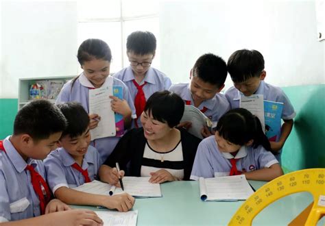 爱，在校园生辉——许昌第一外国语实验小学10周岁，听爱的故事流转_孩子
