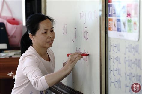 乡村教师夫妇一人坚守一所小学教学点24年_世相_新闻中心_中国网