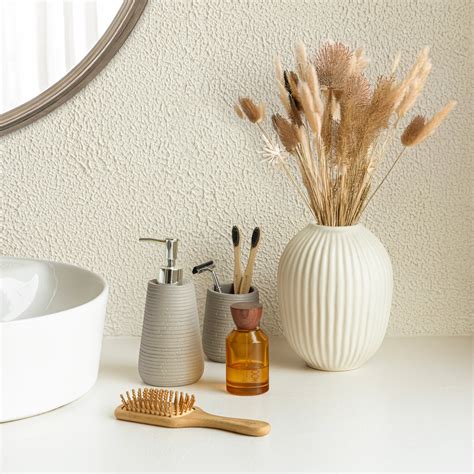 Buy Off White Fluted Ceramic Flower Vase Online | Claymistry