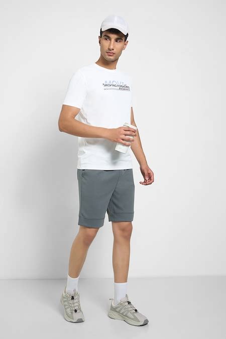 Light Green Solid Knee Length Athleisure Men Regular Fit Shorts ...