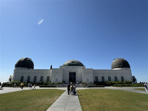 Observing the Californian Sky: The Griffith Park Observatory - PILOT GUIDES