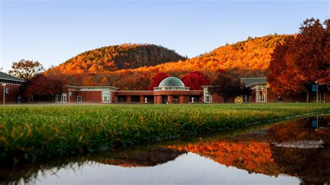 Fall 2025 Academic Calendar | Quinnipiac University