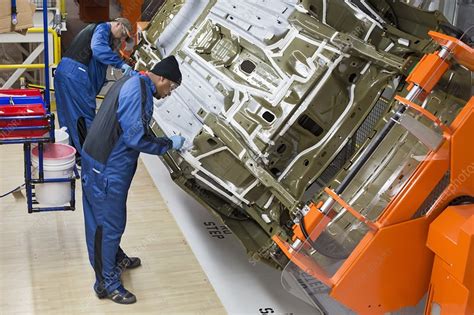 Car Assembly Line Process 的图像结果