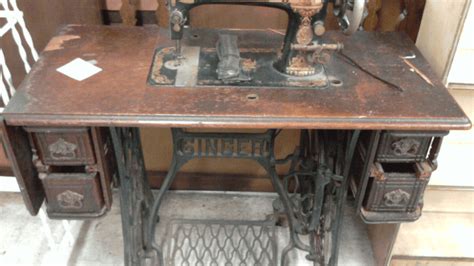 Best Singer Sewing Machine Models: From 1800 to Now - Nana Sews