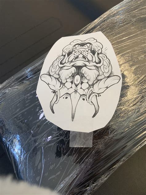 The pinky is not the Chinese middle finger, but because people ...