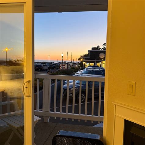 LOOKING GLASS INN (Lincoln City) - Hotel Reviews, Photos, Rate ...