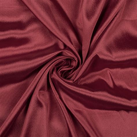 Maroon Plain Crepe Silk Fabric – Fabcurate