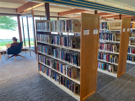 Lake Geneva Public Library - Library Furniture International
