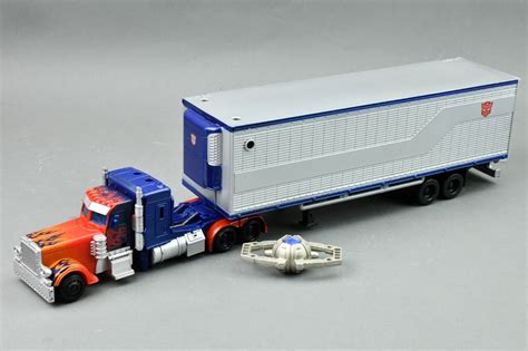 Transformers Optimus Prime Truck And Trailer