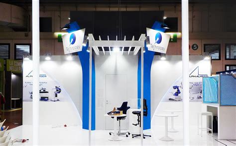 Studio Vip2: Customer Reviews, Stands and Services