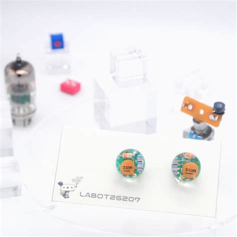 電子部品のまんまるイヤリング（#APE-103001） | LABOT 26207