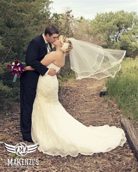 Windy Day Bride 的图像结果