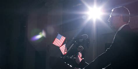 Two-Party System 的图像结果