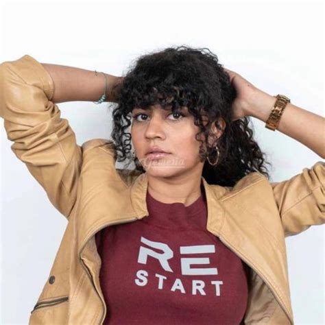 Slay the Ramp with 4 Fresh Hairstyles for Clip-In Bangs - Gemeria Hair