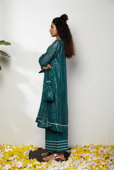 Aiza – Akashi Clothing