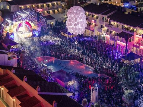 20 Best Places for Wild Bachelors Party Across World