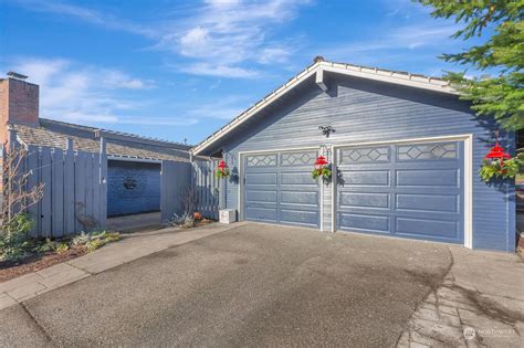 Home for sale in Mercer Island: 6510 82nd Avenue SE, Mercer Island, WA ...