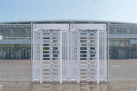 Durable and robust full-height turnstile gates | ASSA ABLOY