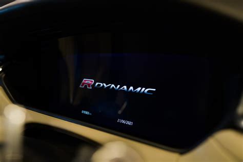 Buy Used Range Rover Velar-R 2024: Unbeatable Price