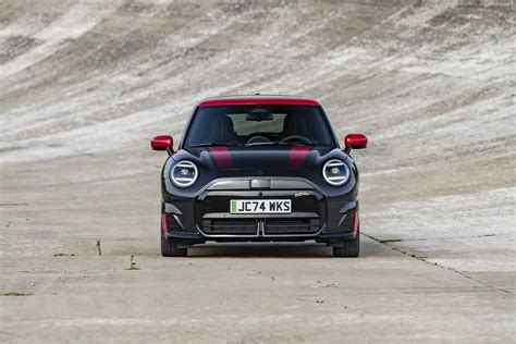 2025 MINI John Cooper Works Electric - Stunning HD Photos, Videos, Specs, Features & Price ...