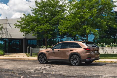 View Photos of the 2025 Mazda CX-70 PHEV