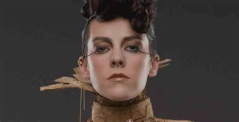 Johanna mason district 7 interview dress and makeup | Hunger games ...