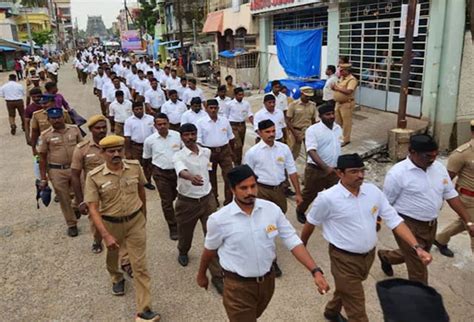 अब RSS के कार्यक्रमों में शामिल हो सकेंगे सरकारी कर्मचारी, केंद्र ने ...