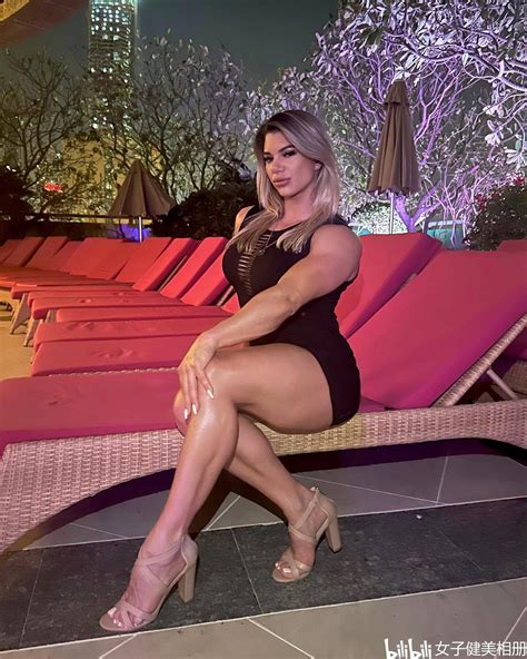 金发碧眼的强壮健美P片女主角！性感肌肉女神--Denise Anders - 哔哩哔哩