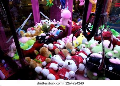 Claw Machine Inside 的图像结果
