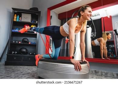 Women Exercise Machine 的图像结果