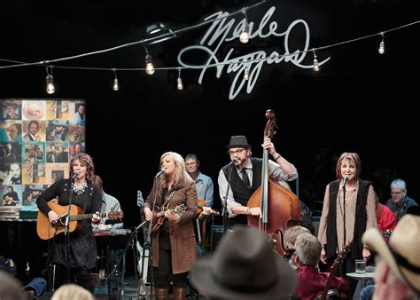 Merle Haggard’s Legacy Celebrated On New “Country’s Family Reunion ...