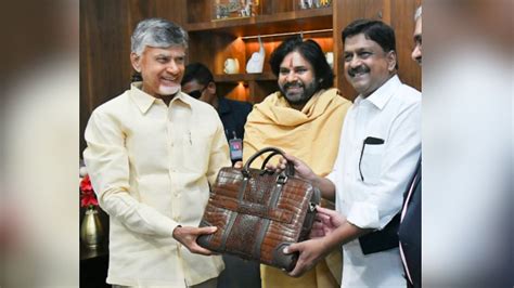 Andhra Pradesh Budget 2025-26: ₹3.22 Lakh Crore Outlay, 9.48% Increase ...