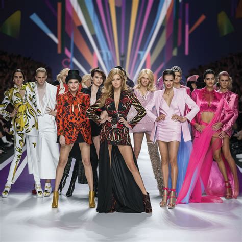 AI Fashion Lookbook: Style Smarter Every Day with Glance AI