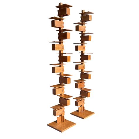 20th Century American Pair of Walnut Floor Lamps by Frank Lloyd Wright ...