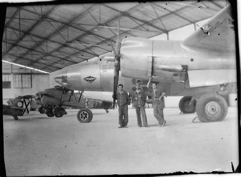 B-26 Marauder francés en un hangar Español - Sandglass Patrol