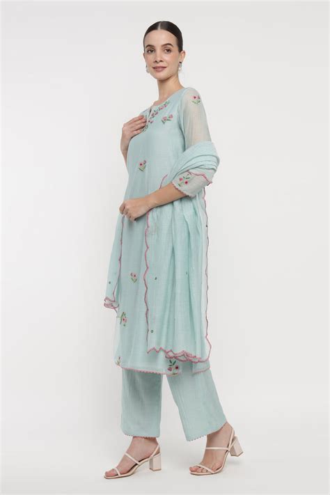 Buy Pink Vintage Flower Chiffon Saree| Summer by Priyanka Gupta ...