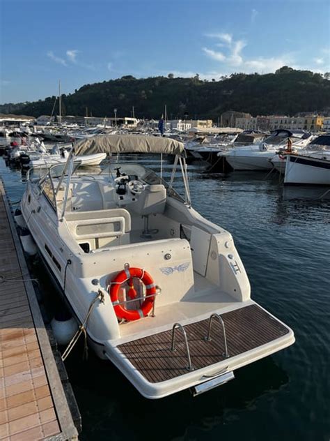 Skipper pronto alla partenza dal Molo Siglio