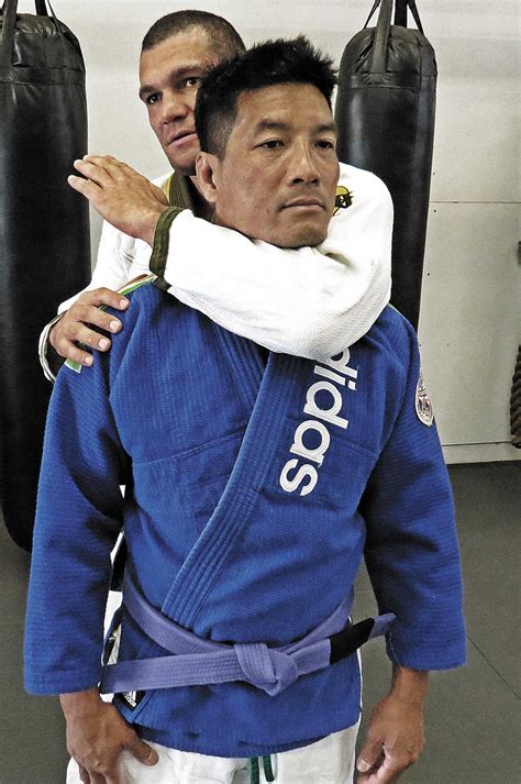 Lights Out: Chokehold Basics for Self-Defense | RECOIL OFFGRID