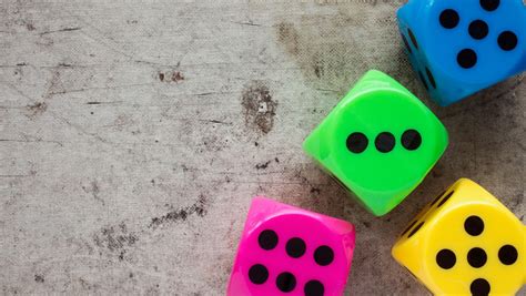 Playing Dice Games 的图像结果