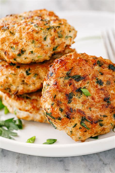 Easy Turkey Patties Recipe – Turkey Burger Recipe — Eatwell101