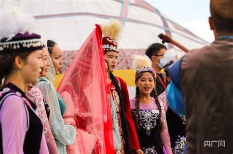 【2022中国有约】那拉提民俗体验 看一场浪漫的哈萨克婚礼_大陆_国内新闻_新闻_齐鲁网
