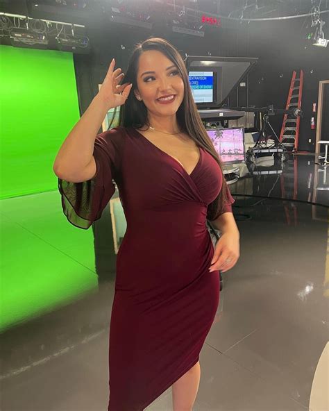 Robin Gwenn - Fox RGV : r/hot_reporters