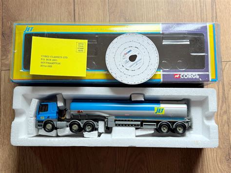 Corgi Modern Trucks - 1:50 Leyland DAF Tanker - Jet – Midland Models