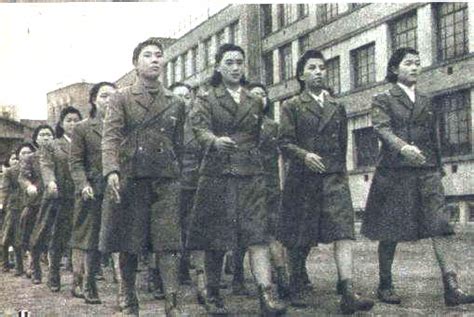 二战期间，日本东部军司令部里的女子通讯队员 - 图说历史|国外 - 华声论坛