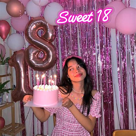 Letrero de neón con texto en inglés «Sweet 18», color rosa, para ...