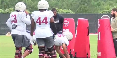 South Carolina Gamecocks part ways with OL coach Lonnie Teasley