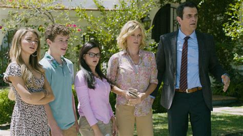 Watch Modern Family S6 Episode 5 on Disney+