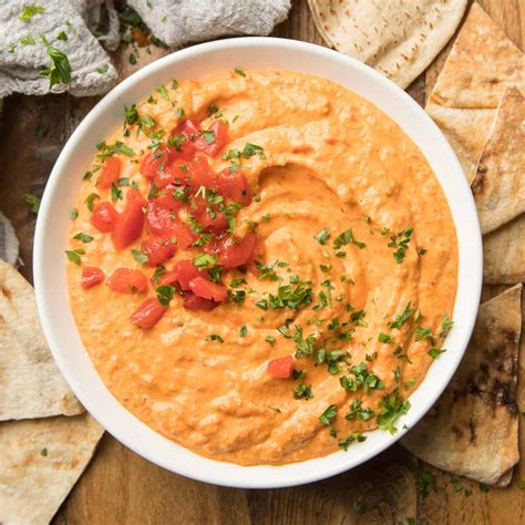 Creamy Roasted Red Pepper Hummus - Connoisseurus Veg